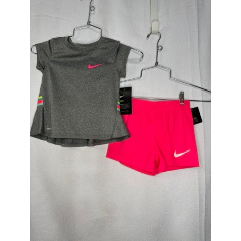 413. Nike Dri-FIT 2 Piece Shorts Set Gray Pink Girls Size 3-4Y NWT