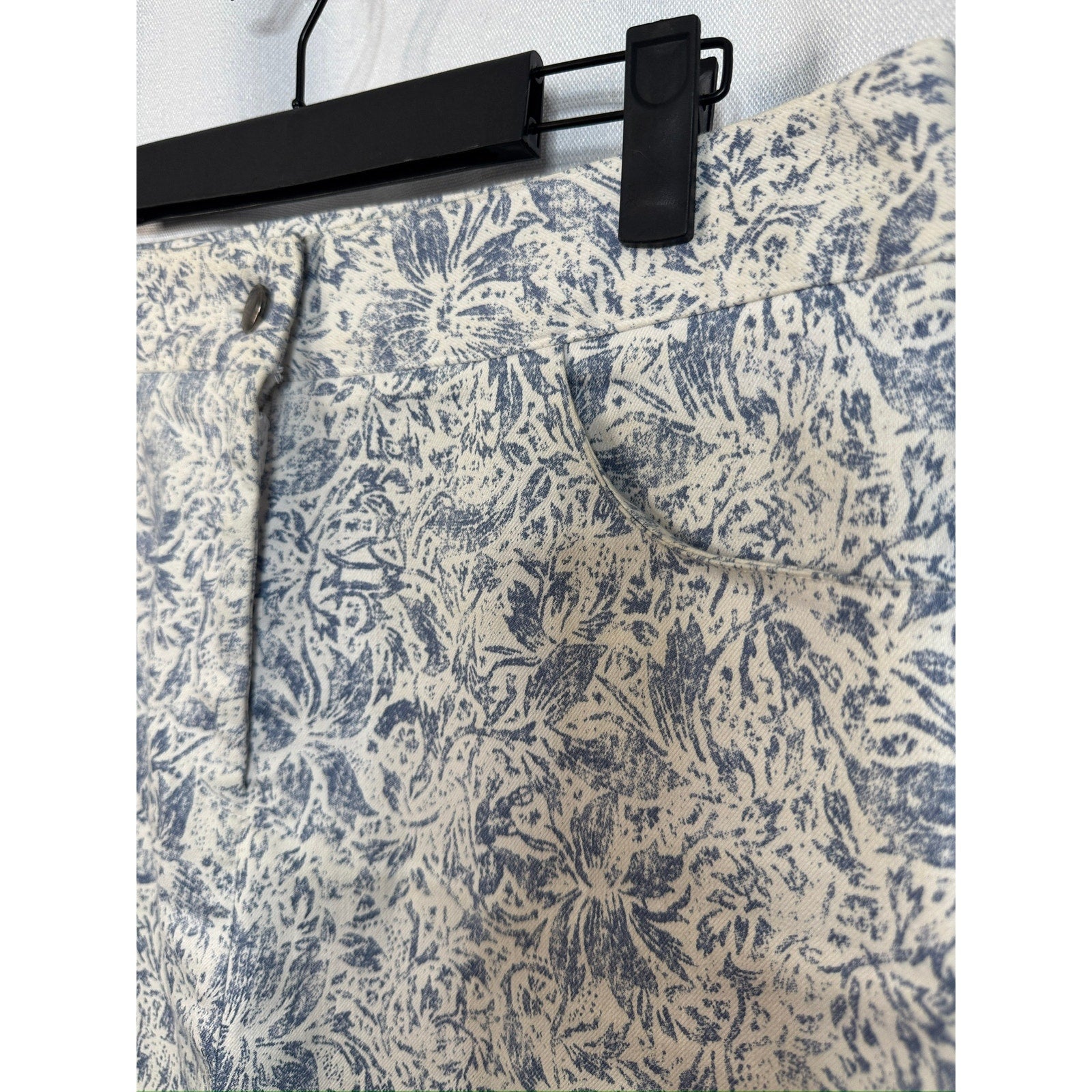 384. Elliott Lauren Blue White Floral Print Pencil Skirt Size 8