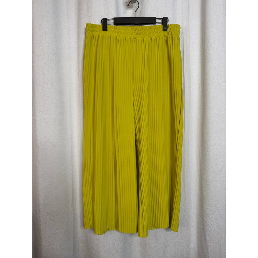349. Lime Green Ribbed 3 Piece Set Top XL Vest L Pants L
