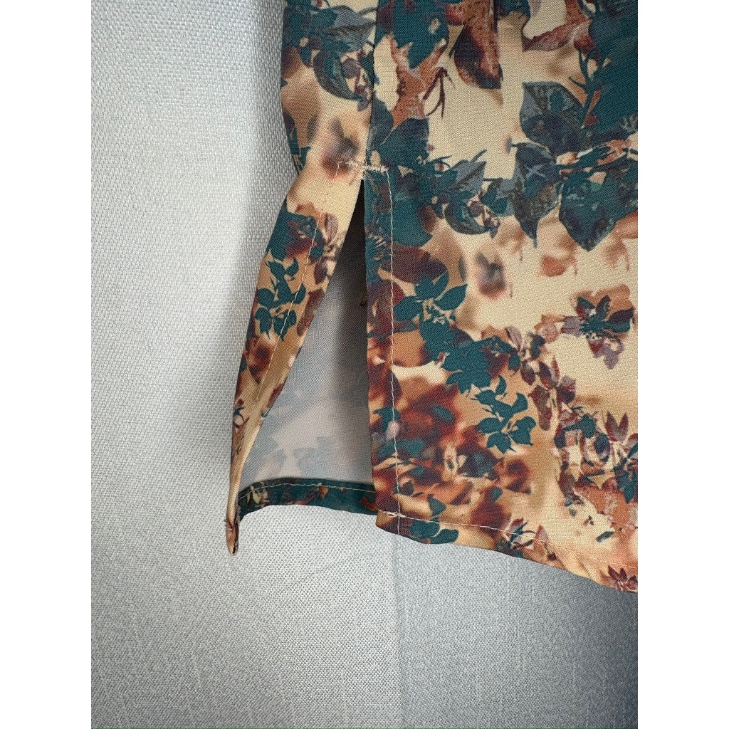 418. Carhartt Modern Fit Floral Print Scrub Top Size L