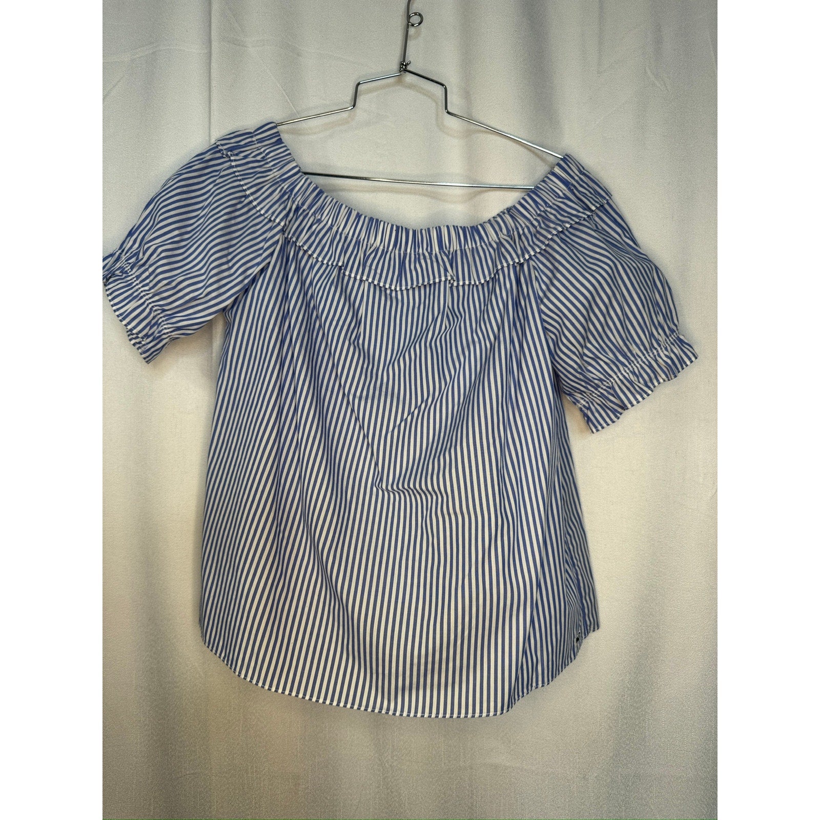 424. Vineyard Vines for Target Blue White Stripe Peasant Top Size M