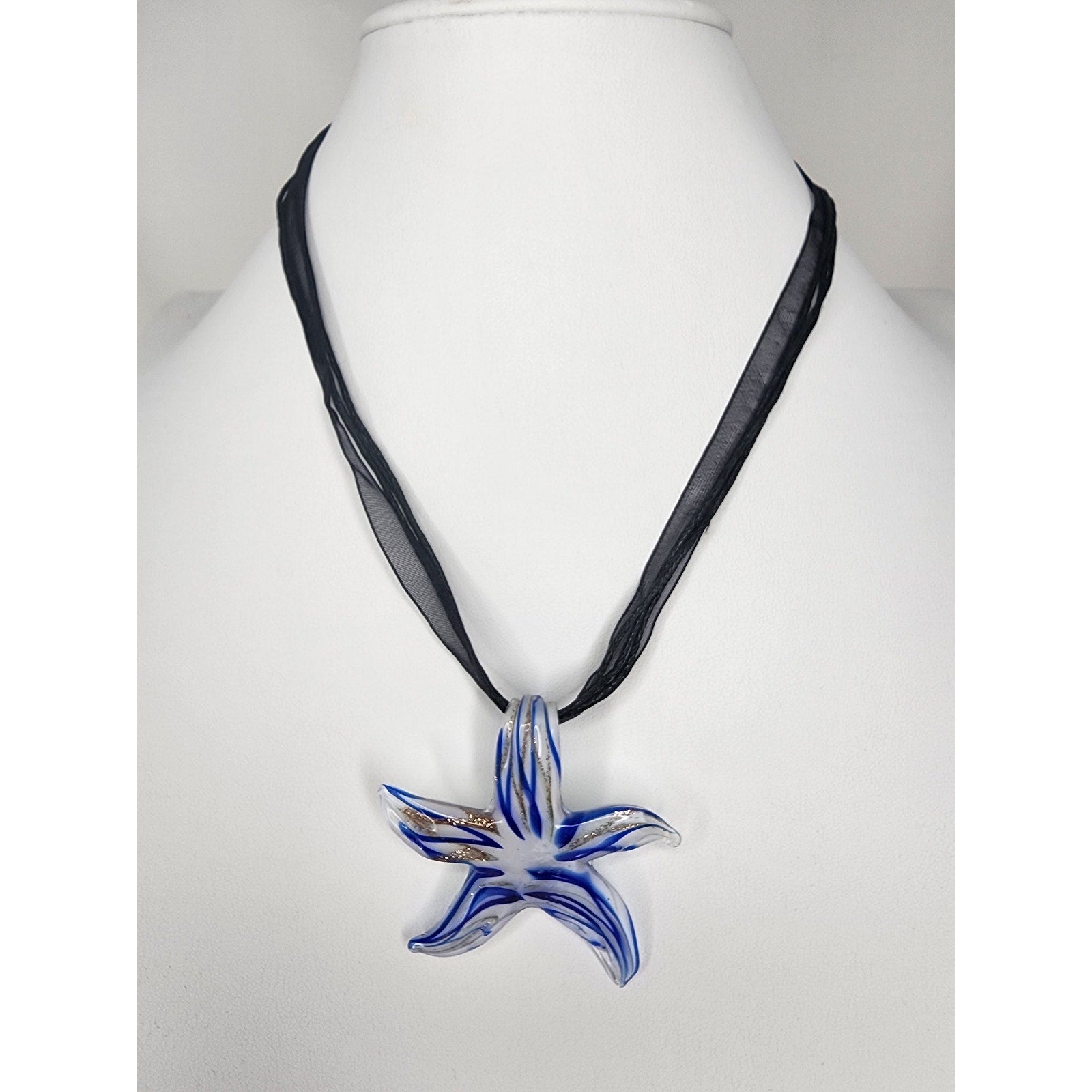 513. Blue White Glass Starfish Pendant Necklace & Earrings Jewelry Set