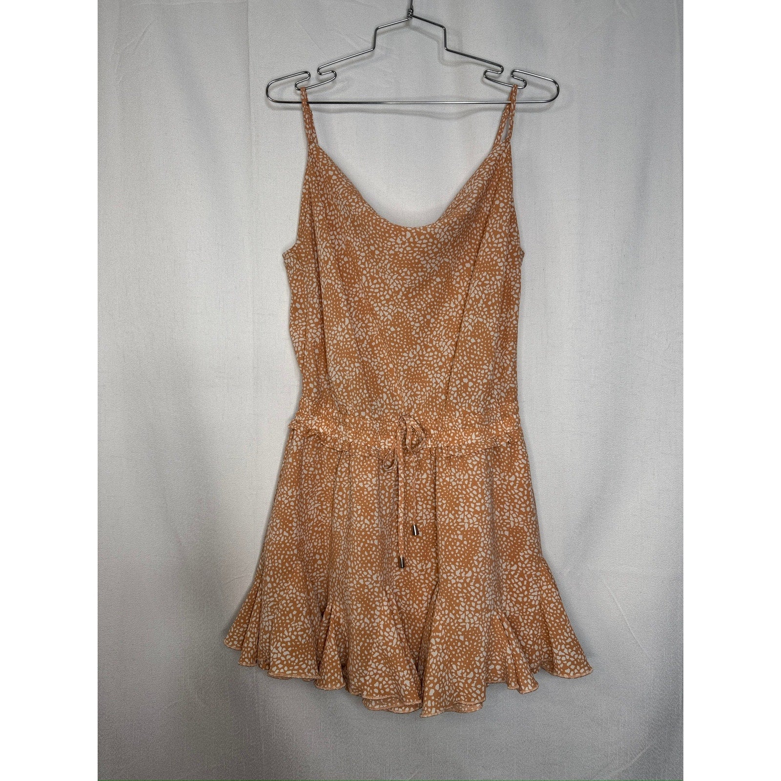412. Entro Pebble Print Tiered Romper Tan White Size L