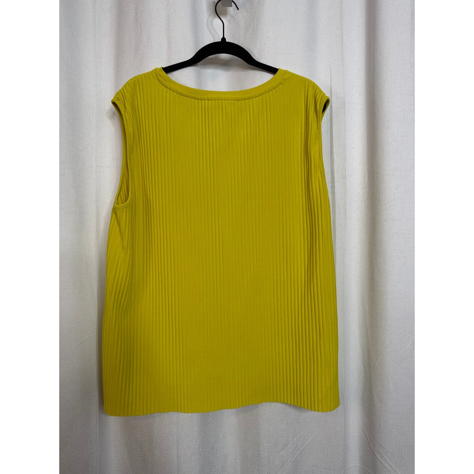 349. Lime Green Ribbed 3 Piece Set Top XL Vest L Pants L