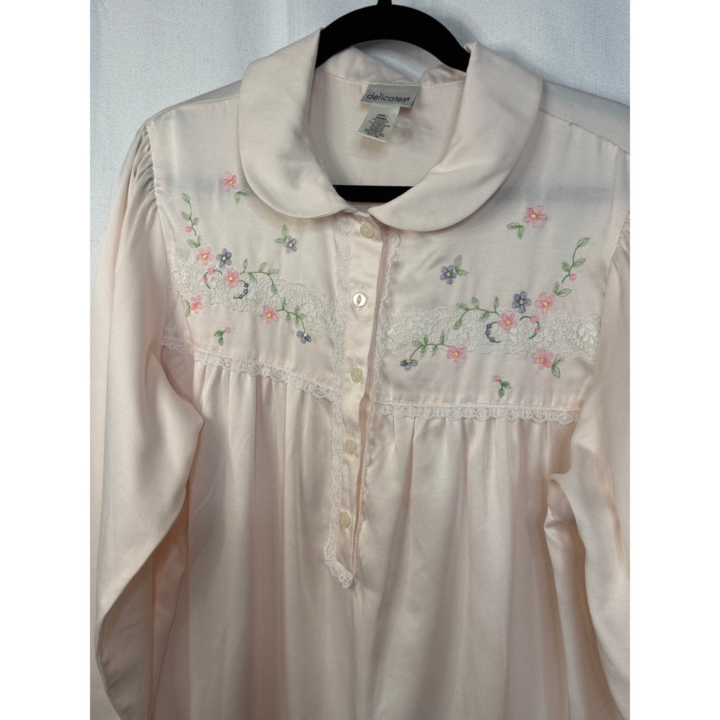 353. Delicates Embroidered Lace Trim Nightgown Sleep Dress Large