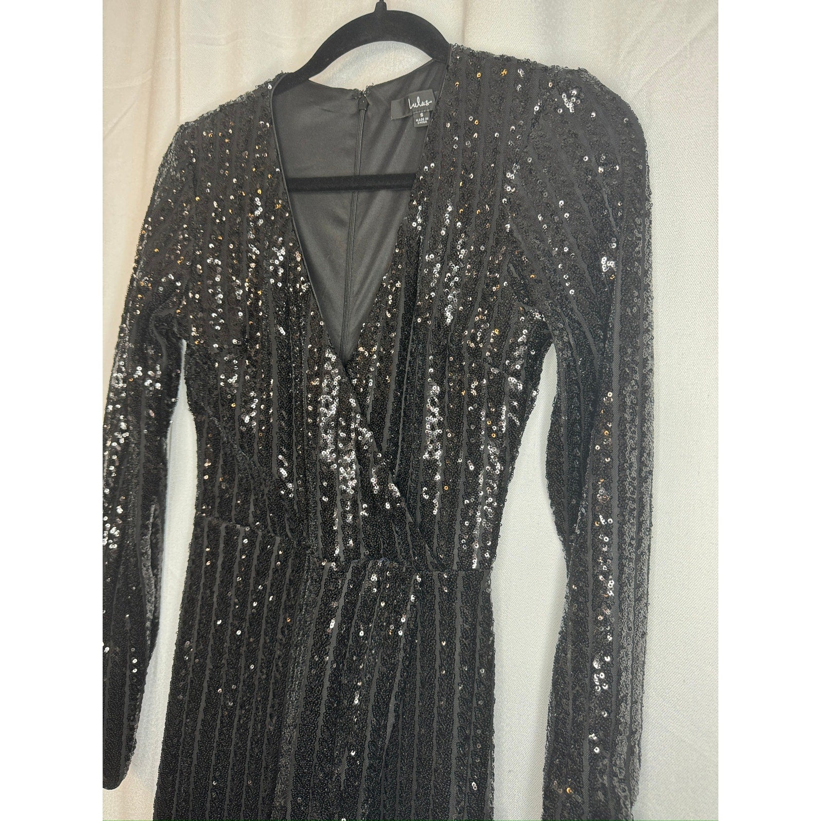 395. Lulu's Black Sequin Plunge V-Neck Long Sleeve Maxi Gown Size M NWT