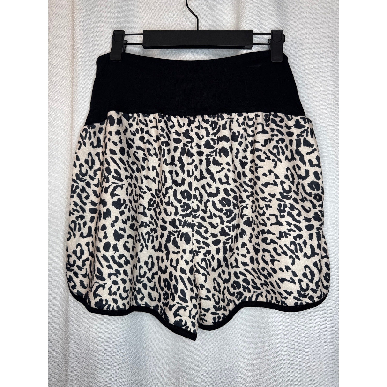 365. Leopard Print Maternity Lounge Shorts Size L