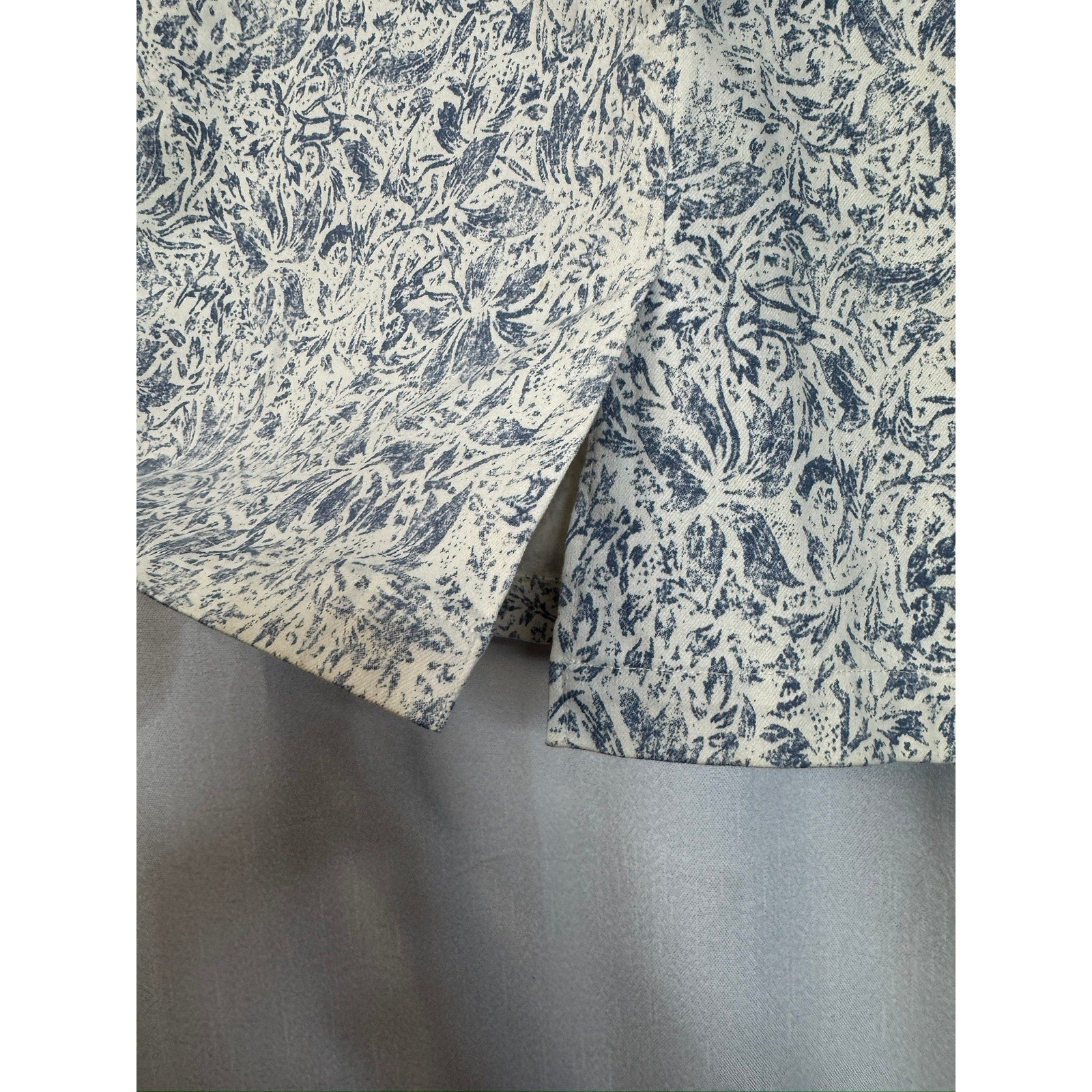 384. Elliott Lauren Blue White Floral Print Pencil Skirt Size 8